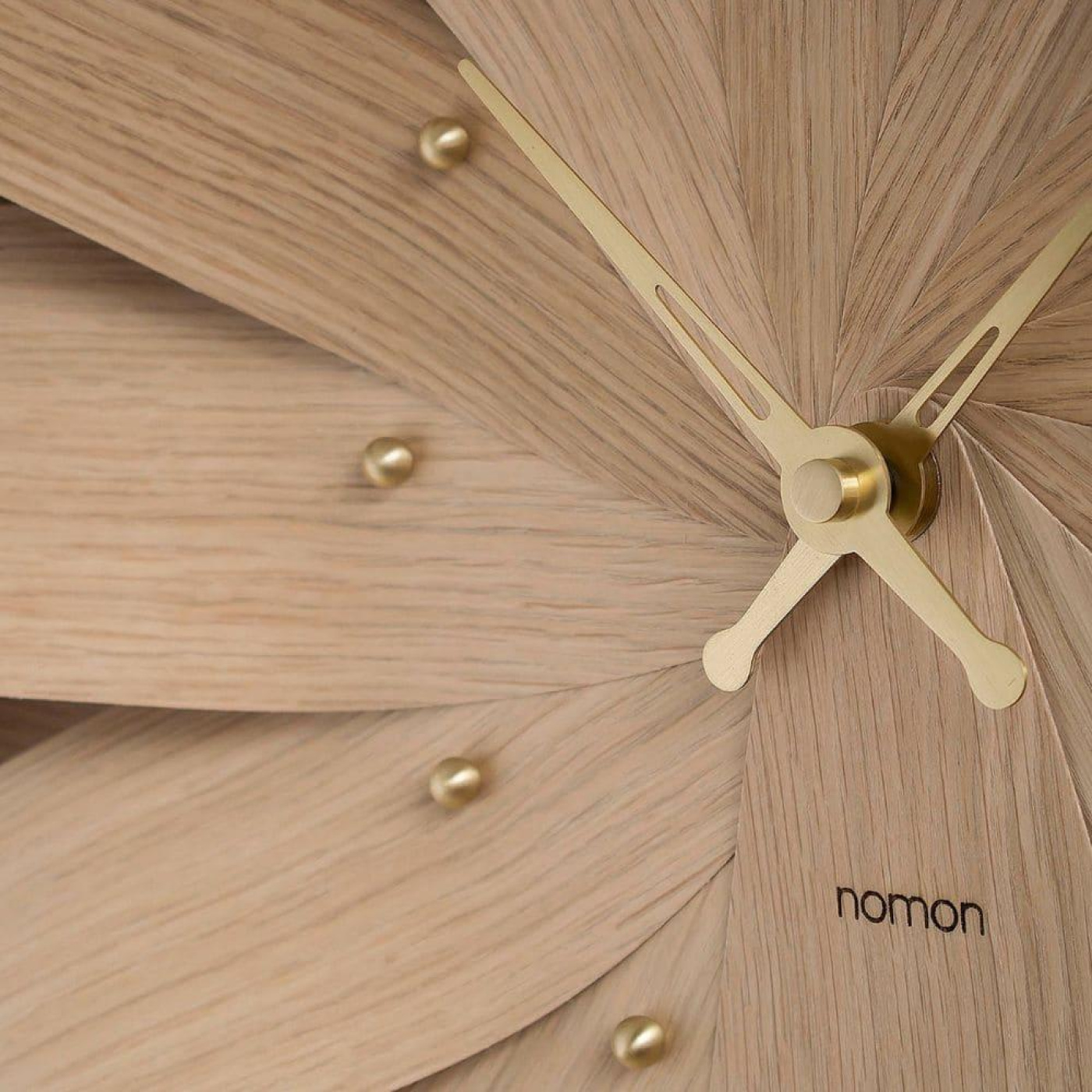 Nomon brisa oak wall clock brass g3 v1699194527