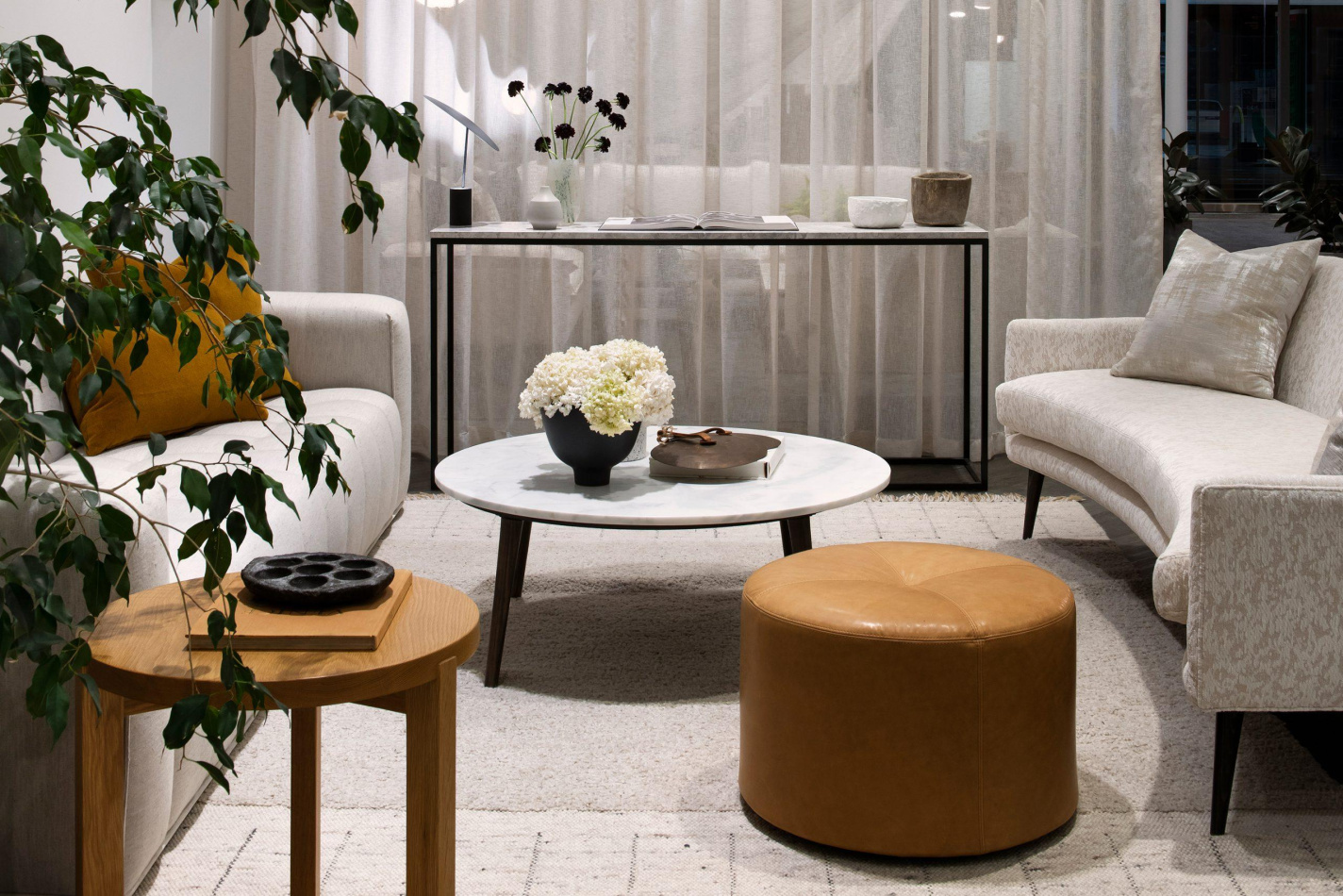 Arthur G Argo lifestlye 2880 2560x1707