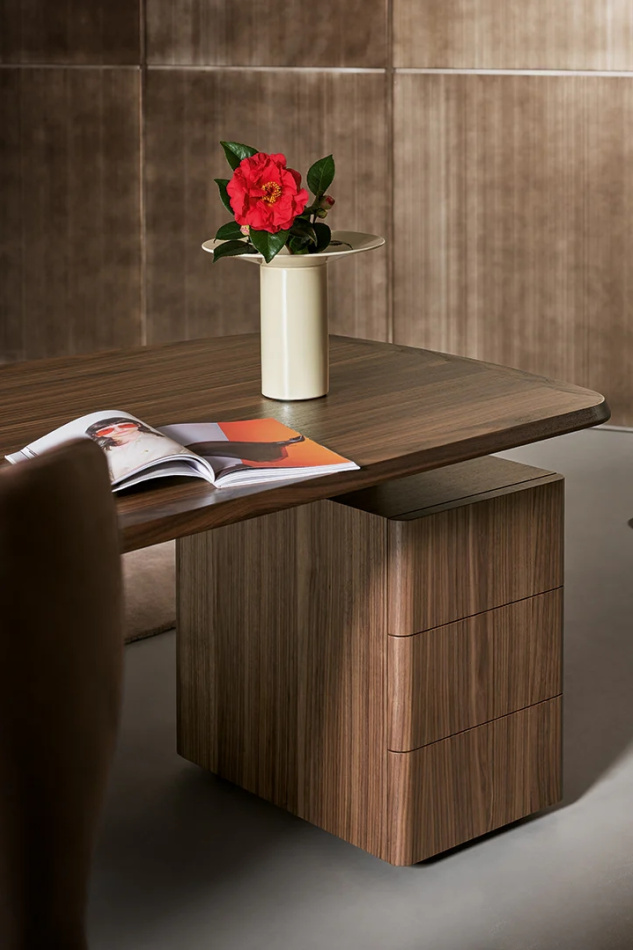 Bonaldo executive diver main slider 04