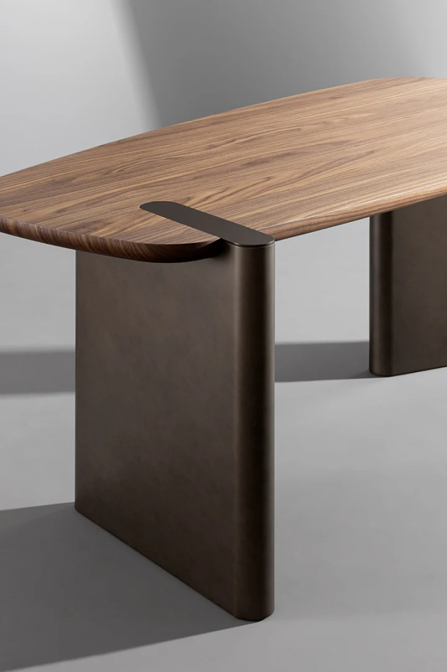 Bonaldo executive flatiron main slider 01