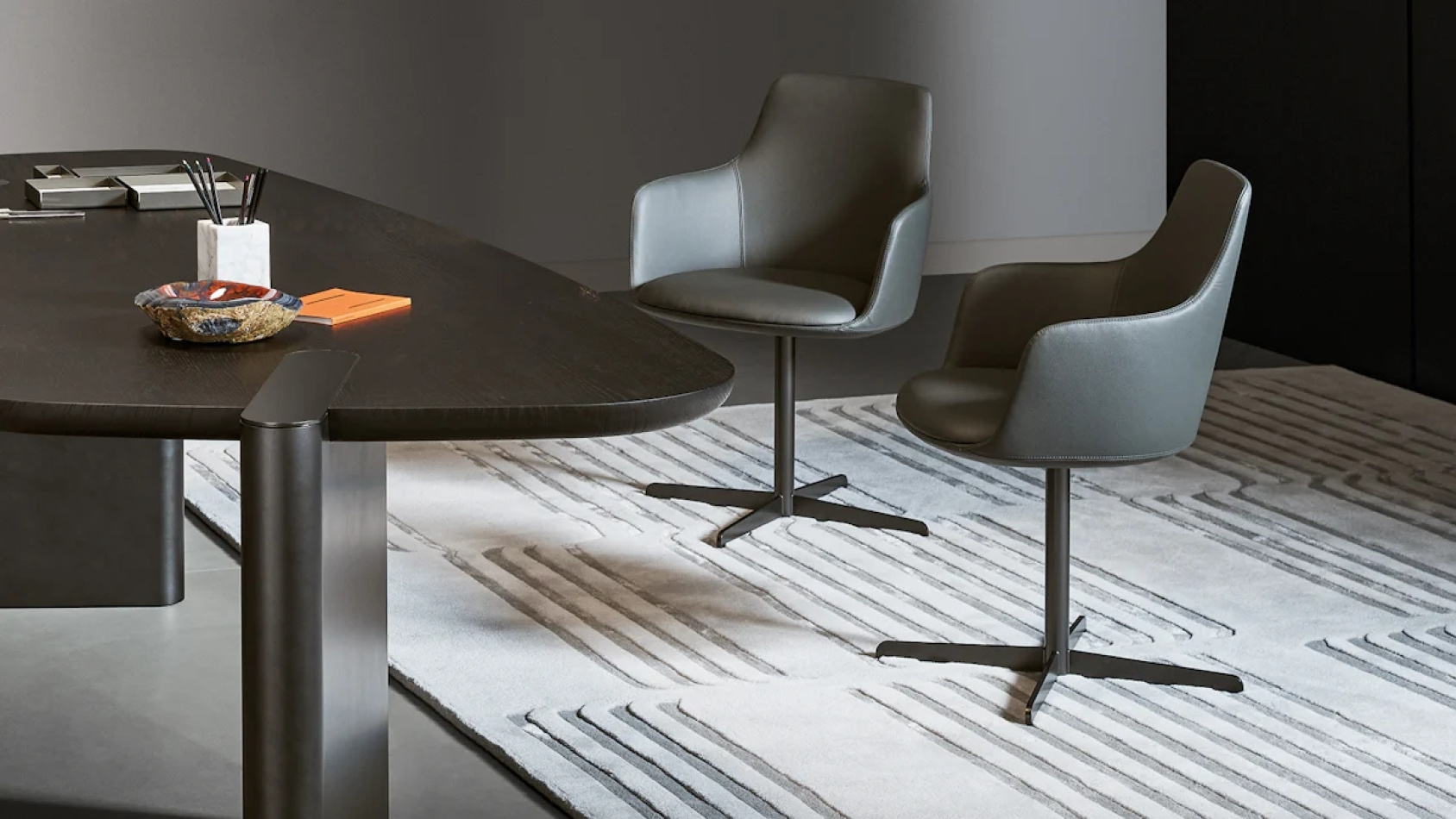Bonaldo executive newton low main slider 01