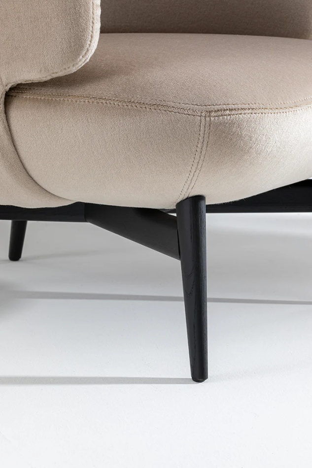 Bonaldo poltrone doge armchair main slider 01