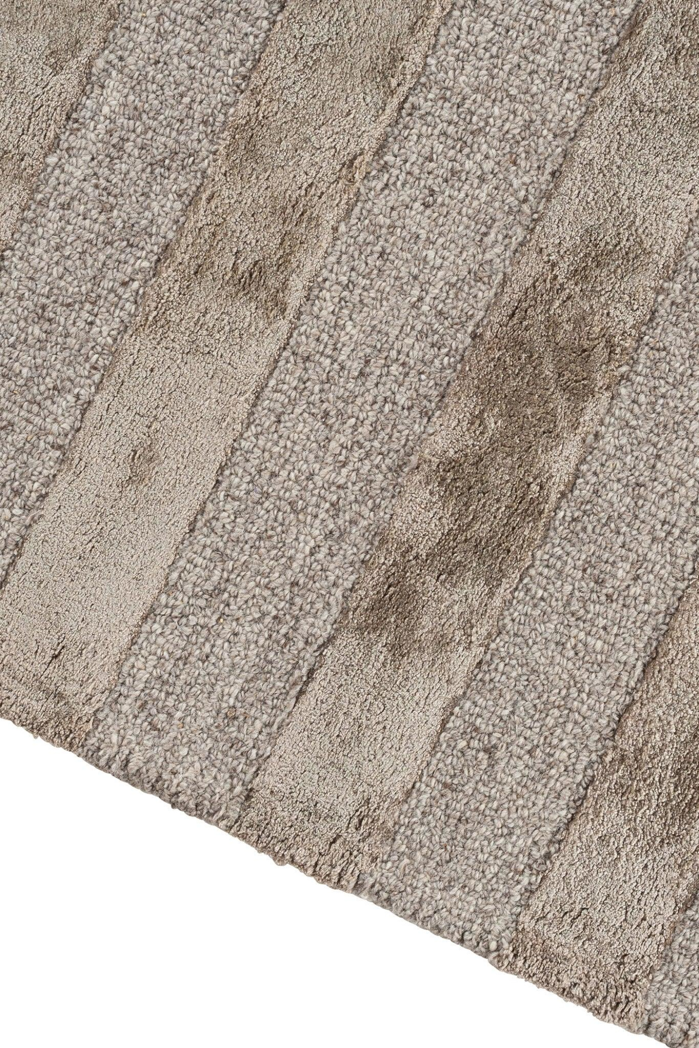 File 44e81bd2 be6b 482c 9672 662216f0f292 v1717884410