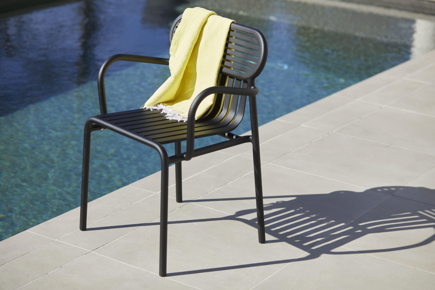 M0740301 weekend bridge black Ola Rindal lifestyle HD1