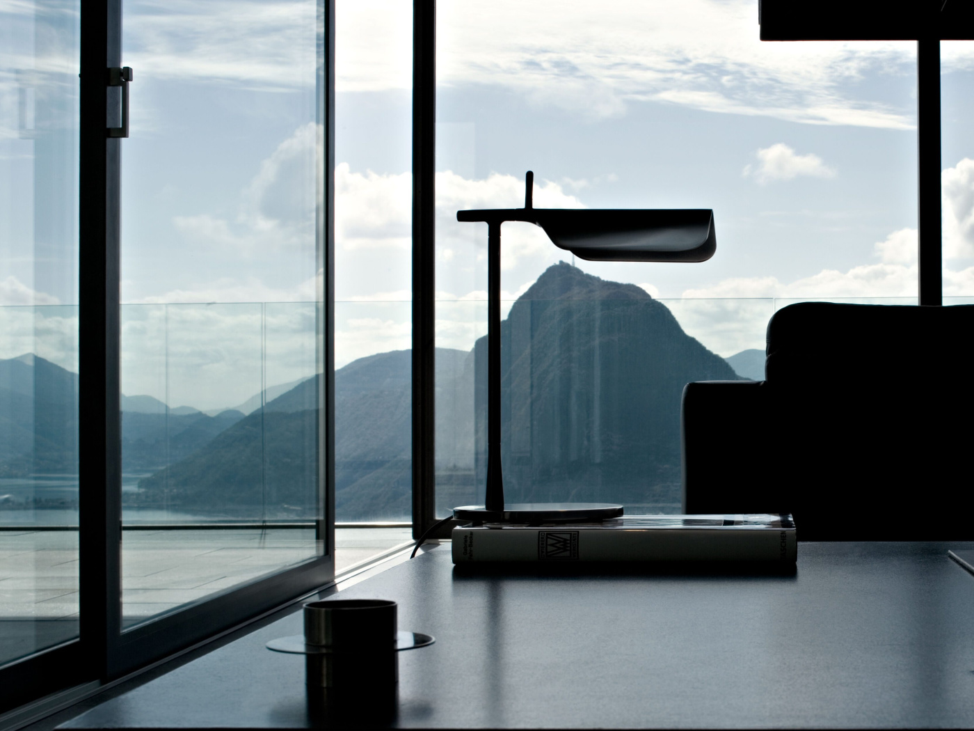 Tab t black table barber osgerby flos 01