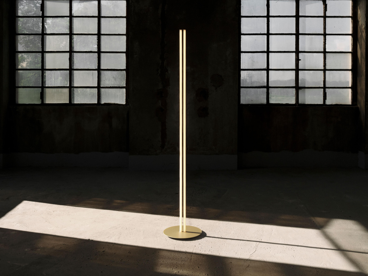 Coordinates floor argent anastassiades flos 01