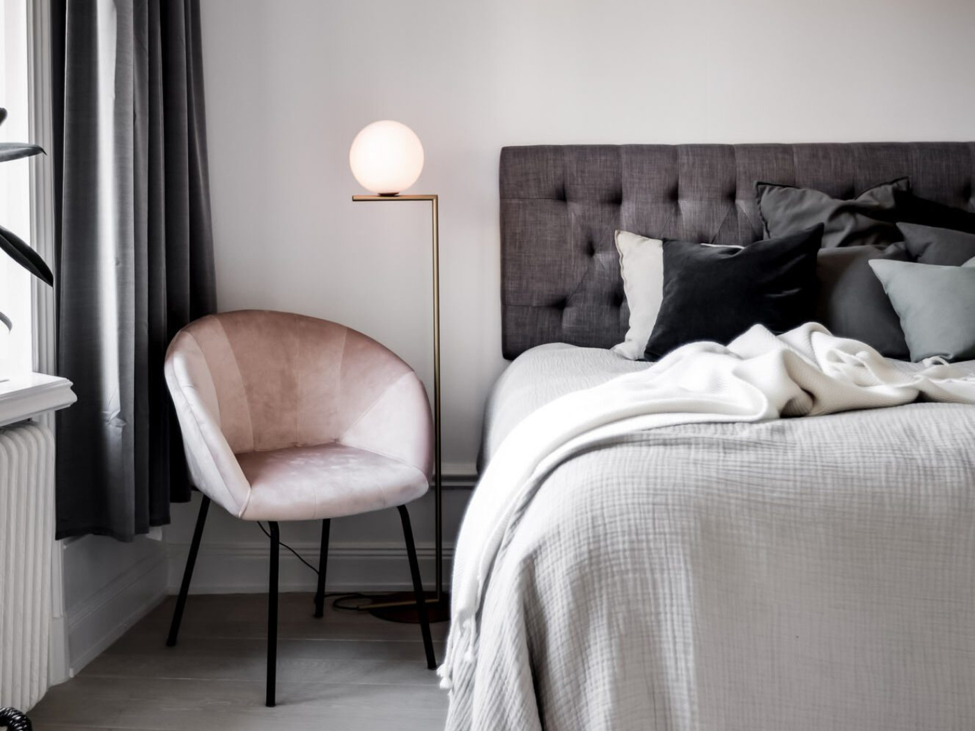 Ic f1 black floor anastassiades flos 01