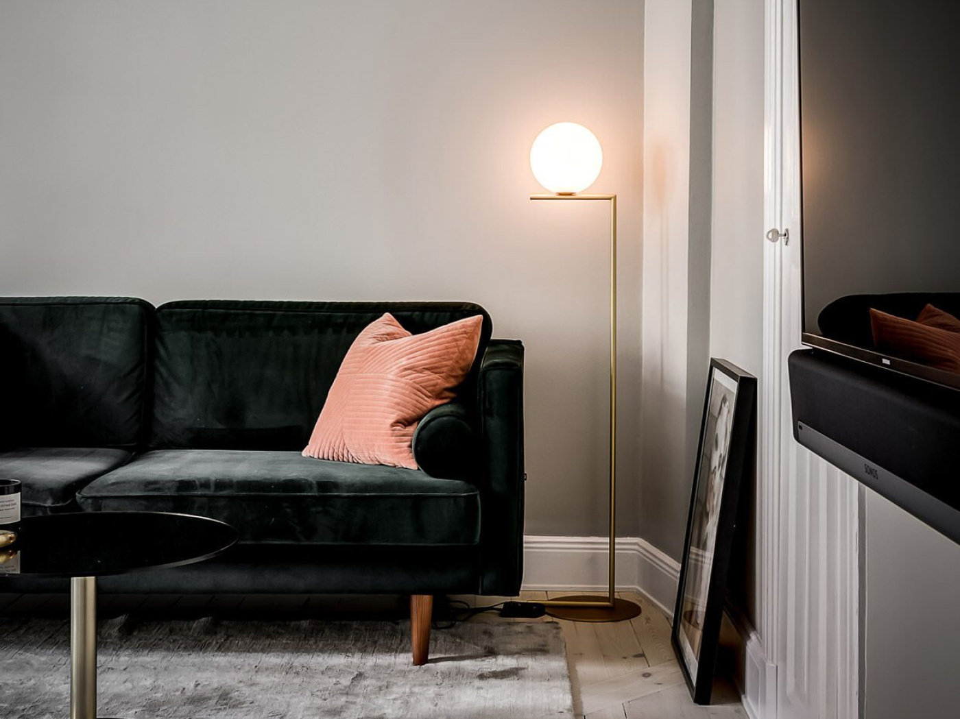 Ic f1 black floor anastassiades flos 01