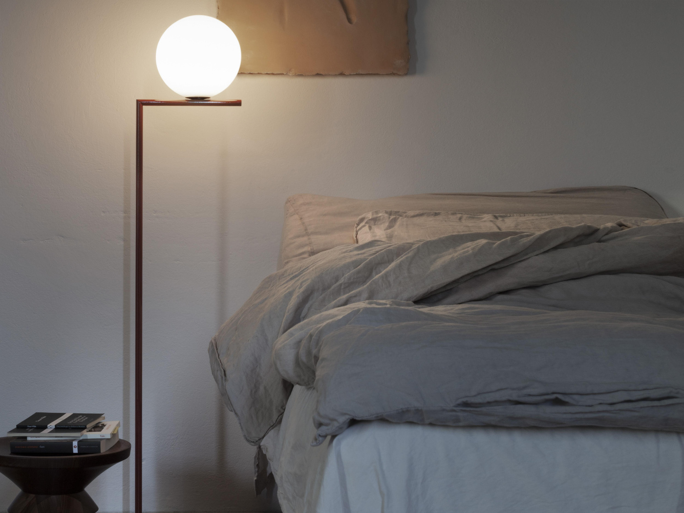 Ic f1 black floor anastassiades flos 01