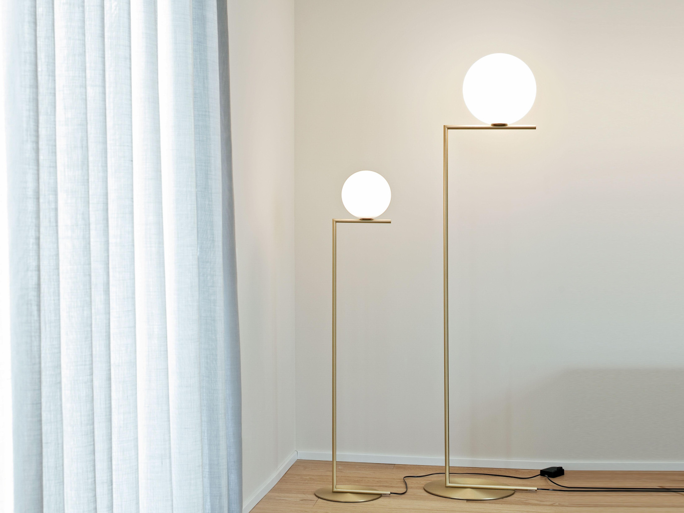 Ic f2 brass floor anastassiades flos 01