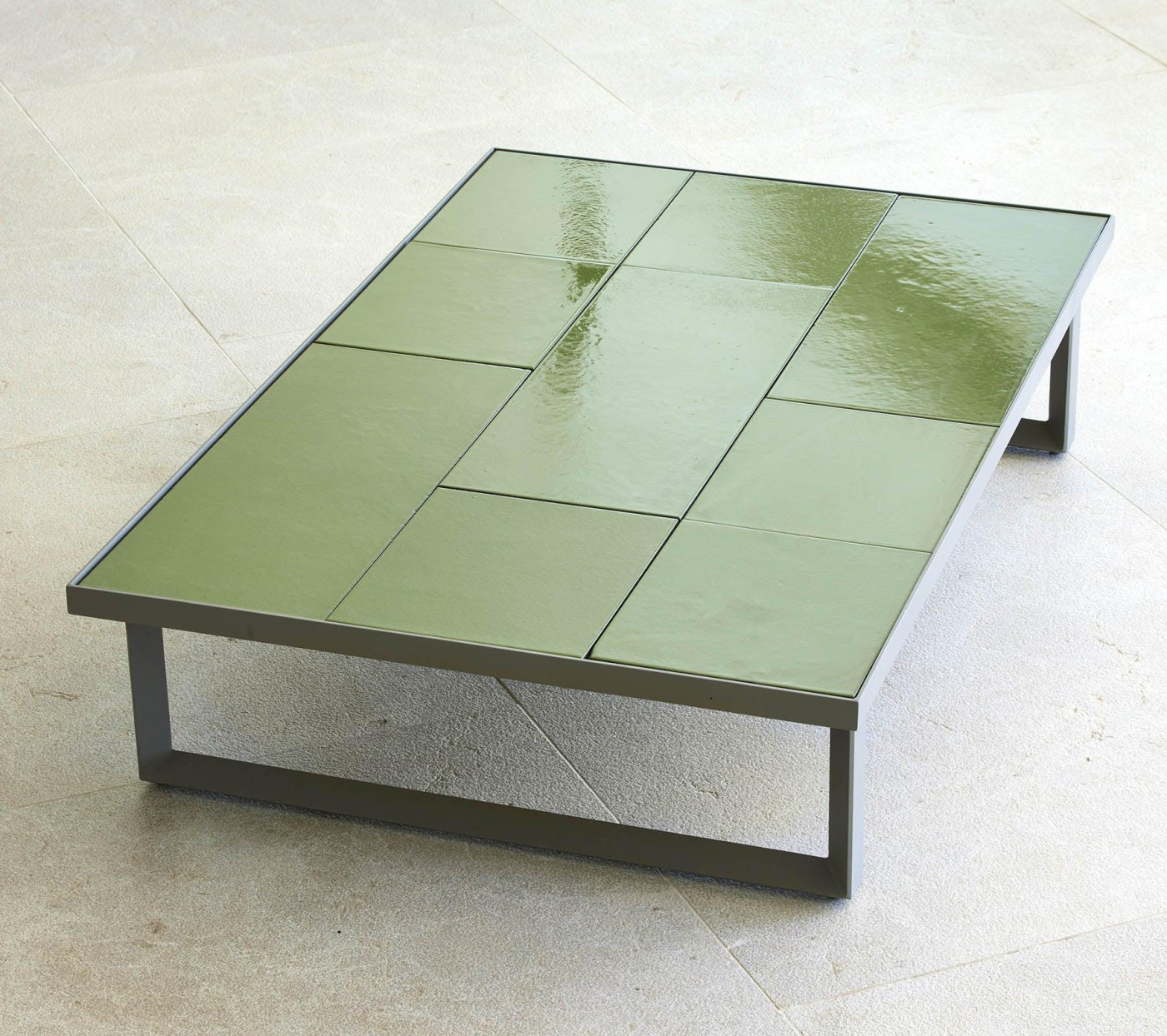 Glaze coffee table, rectangular by Caneline Transforma