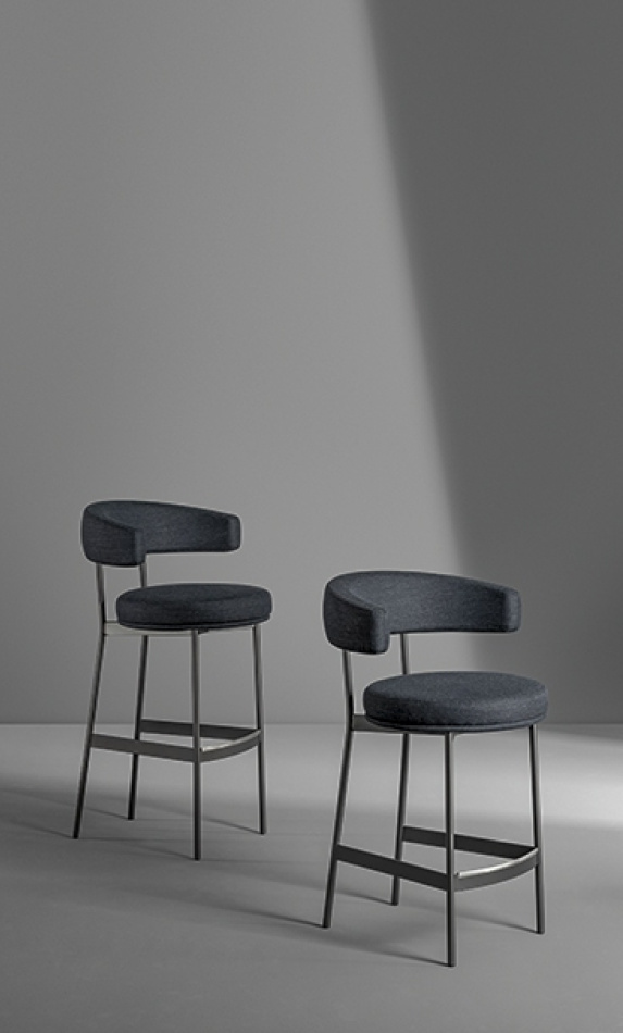 Bonaldo sedie neuilly too main slider 01 1920x1080