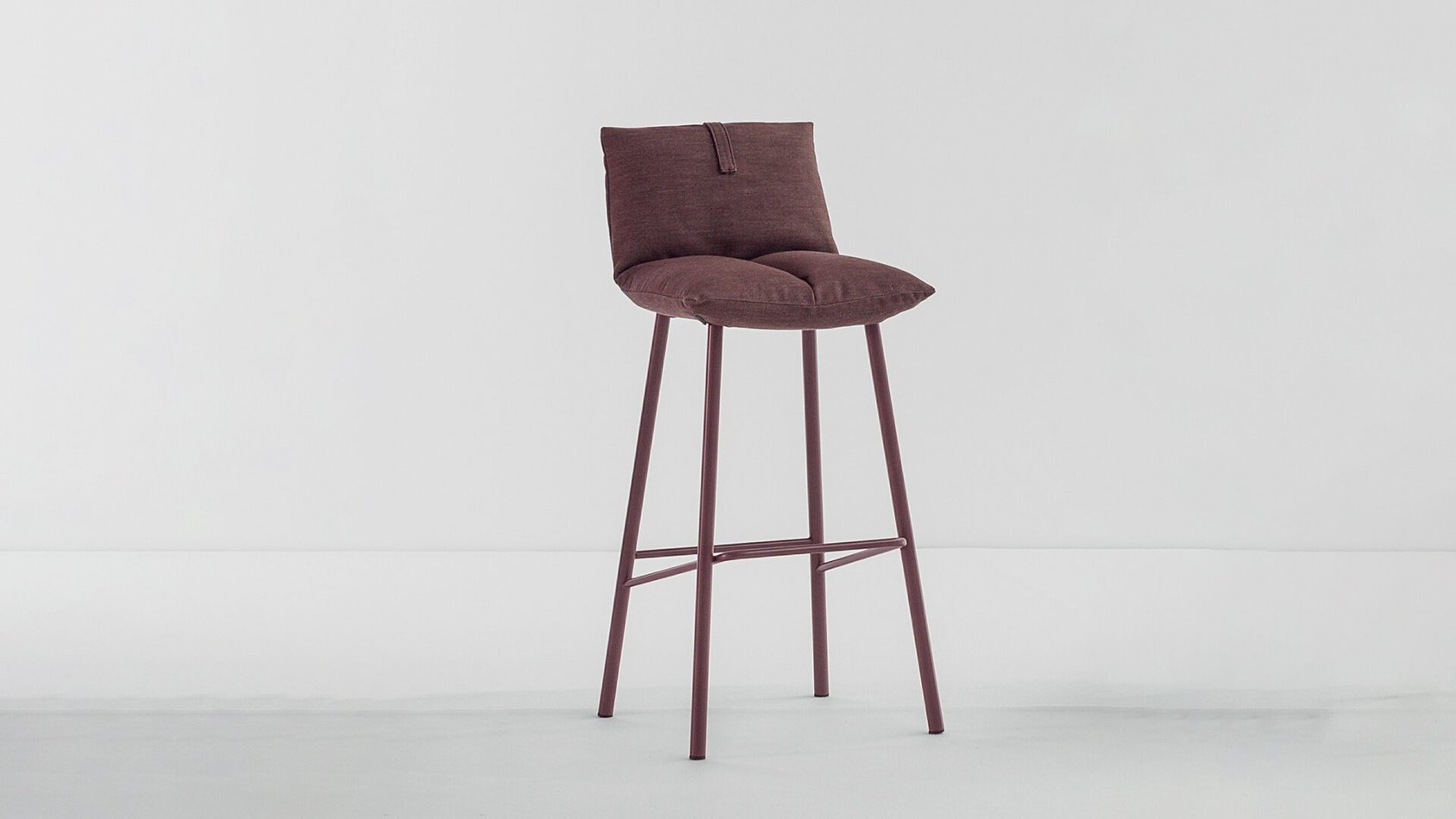 Bonaldo sgabelli pil too main slider 4 1920x1080