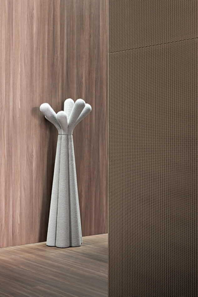 Bonaldo appendiabito anemone stilllife 1 1920x1080