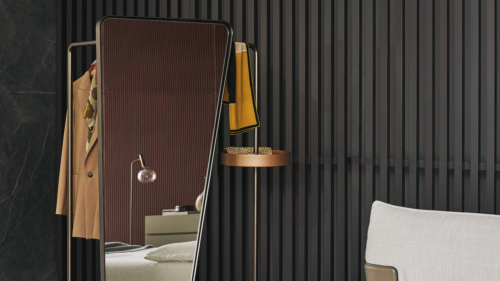 Bonaldo appendiabito camillo main slider 02 1920x1080