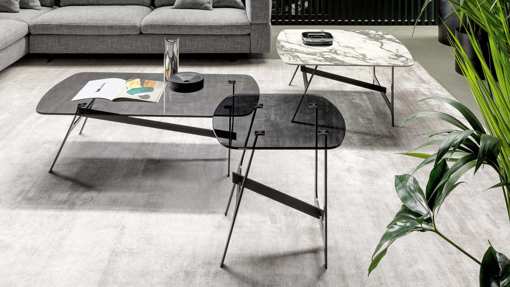 Bonaldo tavolini slot coffee table main slider 01 1920x1080