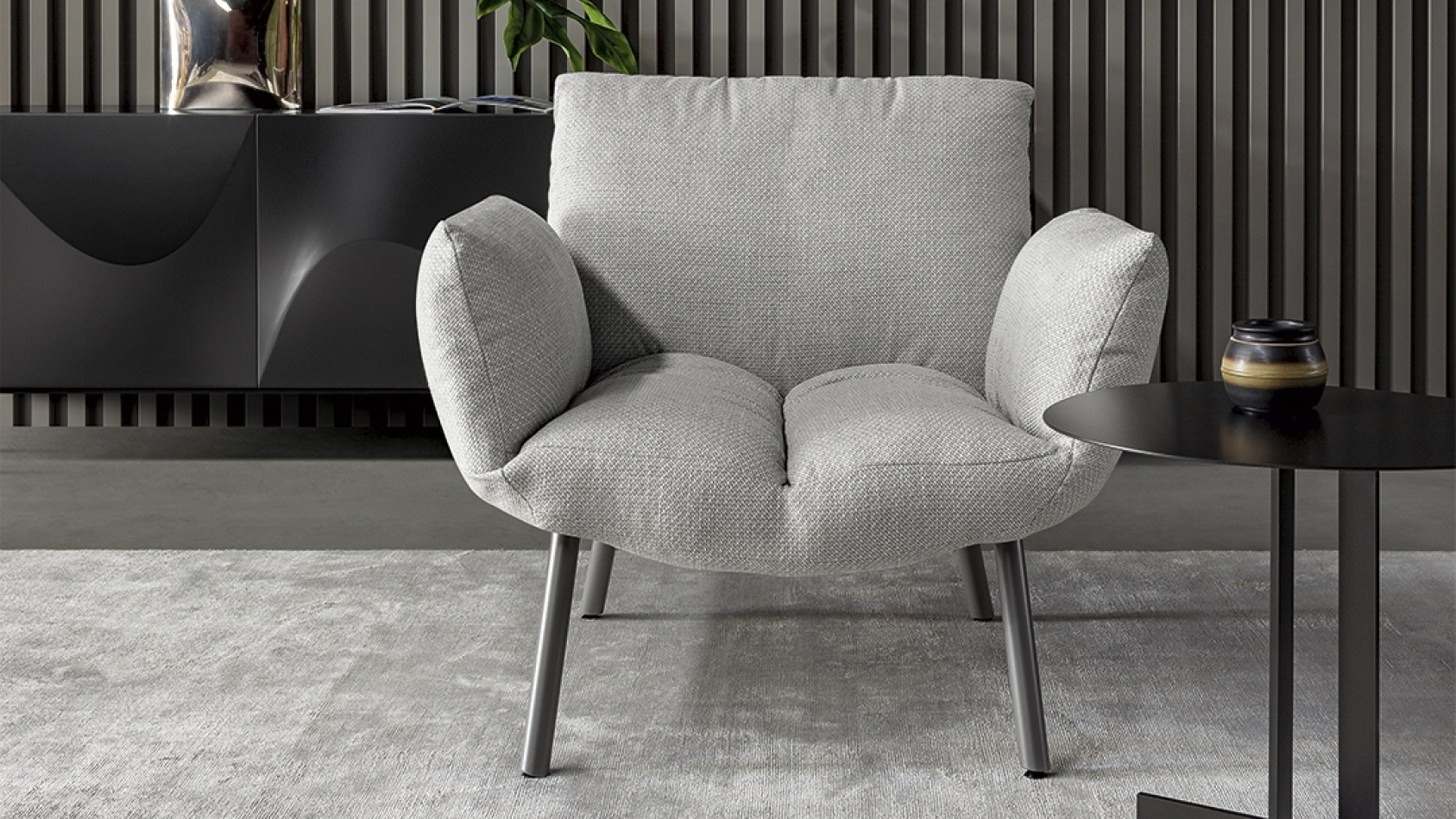 Bonaldo poltrone pil armchair main slider 2 1920x1080