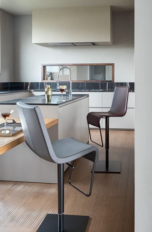 Bonaldo sgabelli skipping main slider 02 1920x1080