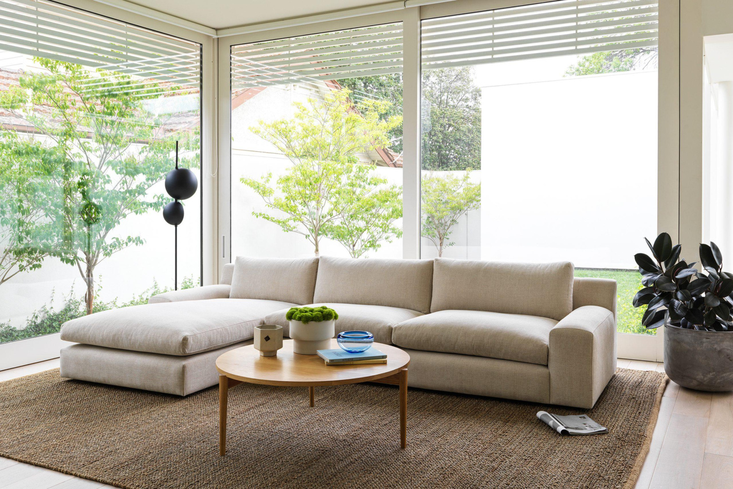 Arthur G Miles Chaise 2880 02 2560x1707