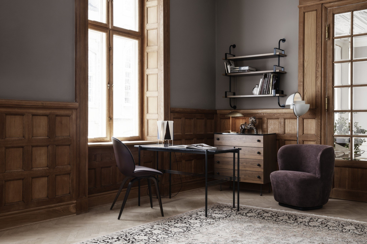 Contract Bat Lounge Chair 62 Dresser Gravity Table Lamp Beetle Meeting Chair Bat Meeting Chair GUBI2 0 Dining Table Demon Shelf Mategot Flower Pot Cobra Table Lamp On