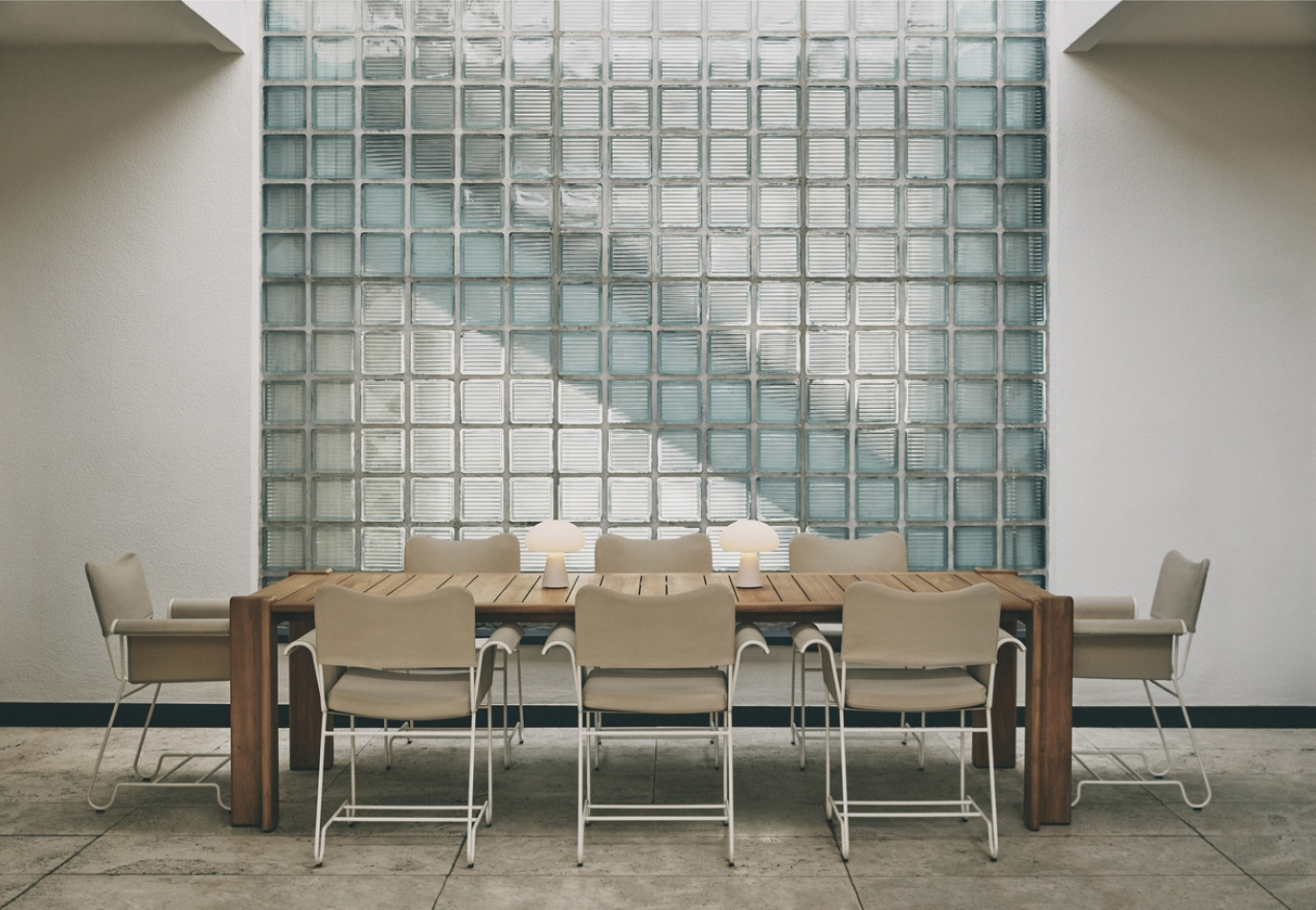 Gubi  Atmosfera Beetle Bat 2000X1400