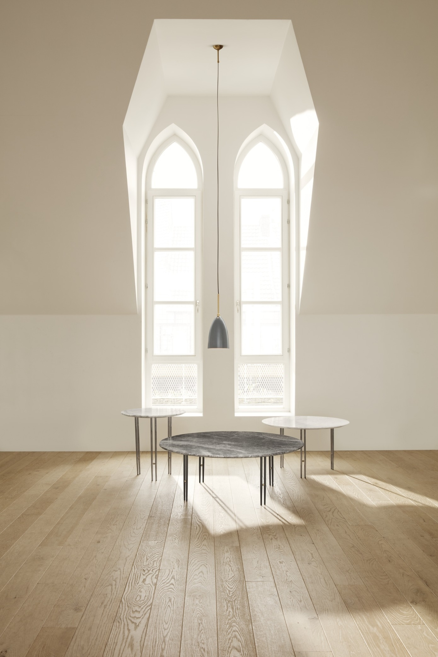 IOI Coffee Table Grashoppa Pendant On horizontal