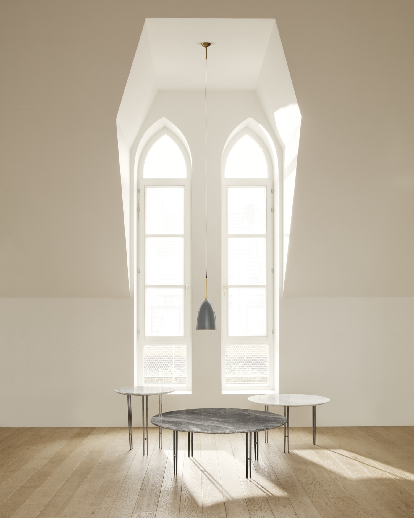 IOI Coffee Table Grashoppa Pendant On horizontal