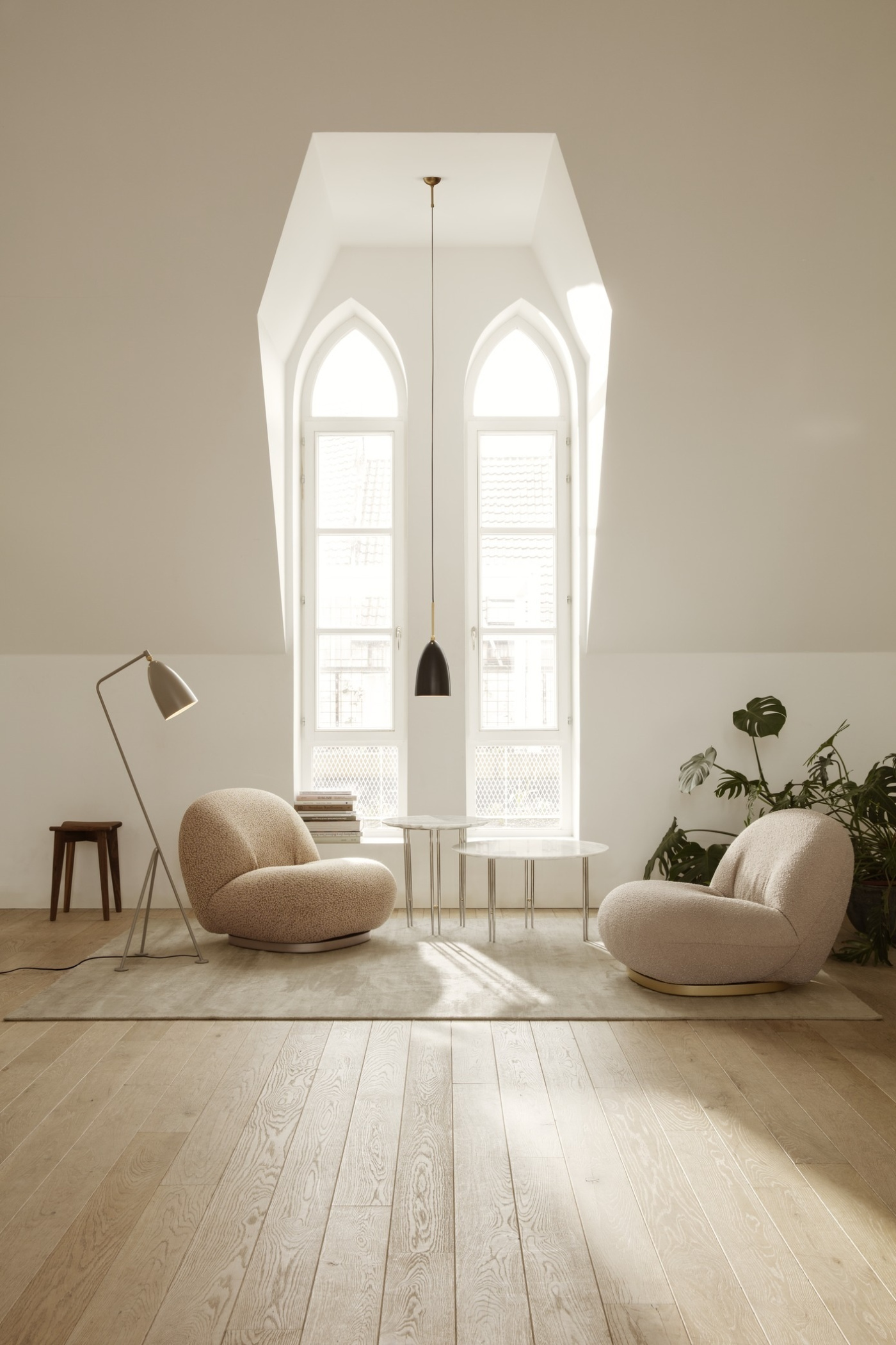 IOI Coffee Table Grashoppa Pendant On horizontal