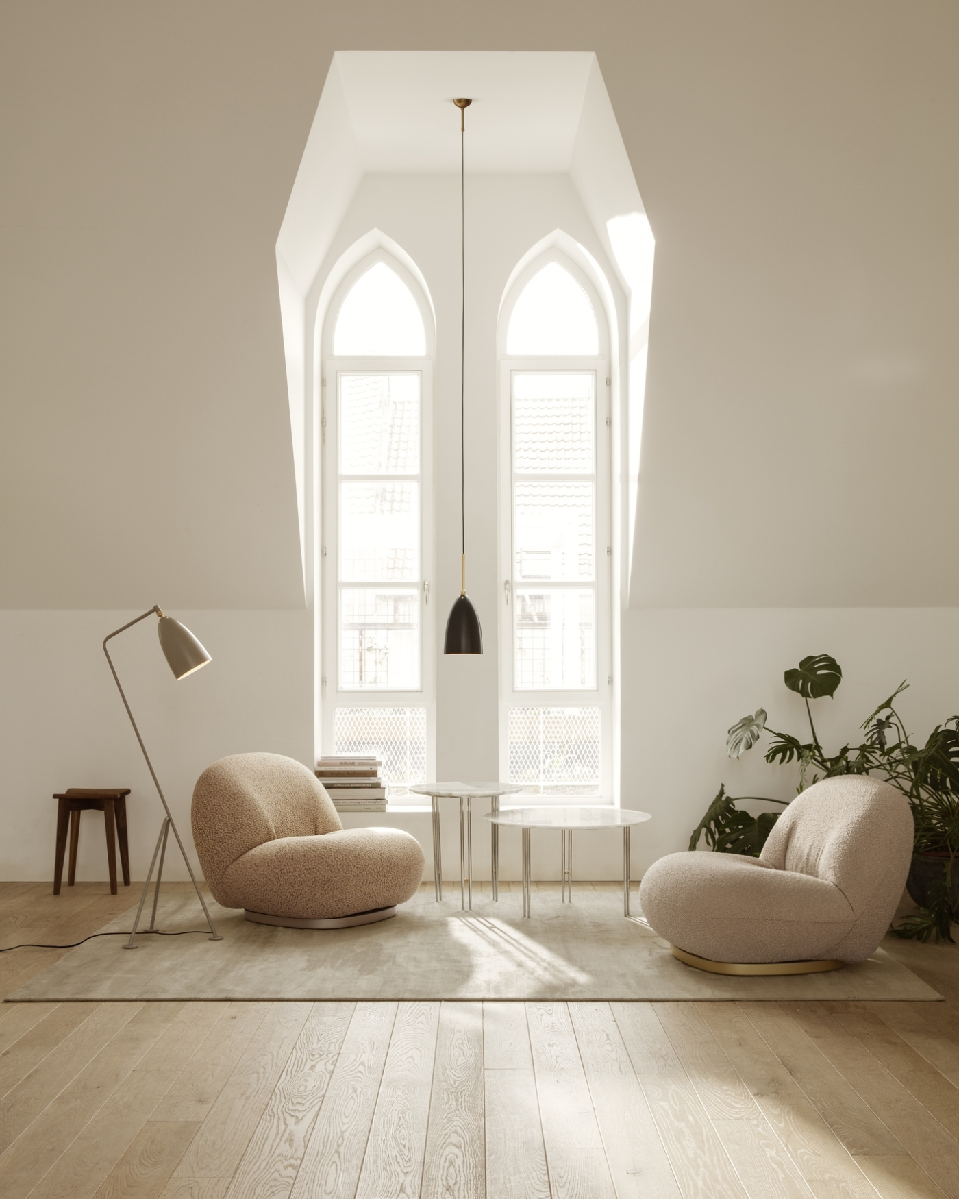 TS Console BL1 Table Lamp Modern Line Sofa Moon Lounge Table Masculo Lounge Chair Swivel Base Grashoppa Floor Lamp