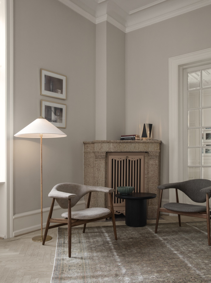 Masculo Lounge Chair 9602 Floor Lamp Moon Coffee Table B 4 Table Lamp On