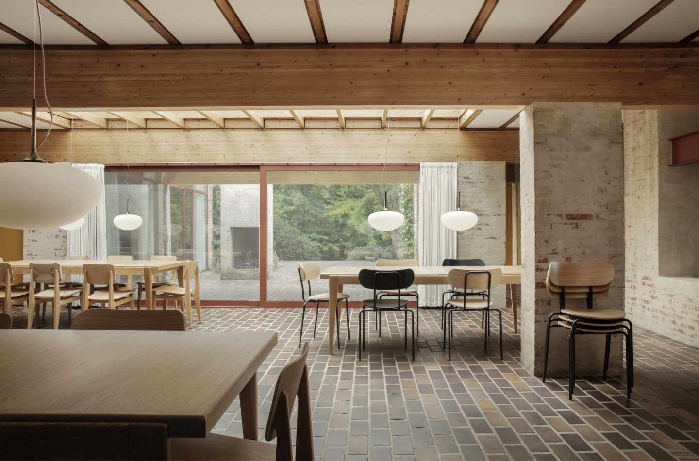 Gravity Table Lamp Mategot Trolley C Chair Dining Chair S Table extendable BL9 Pendant On 02