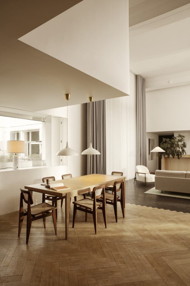 Gravity Table Lamp Mategot Trolley C Chair Dining Chair S Table extendable BL9 Pendant On 02