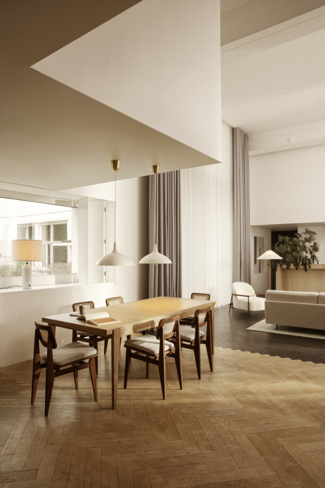 Gravity Table Lamp Mategot Trolley C Chair Dining Chair S Table extendable BL9 Pendant On 02