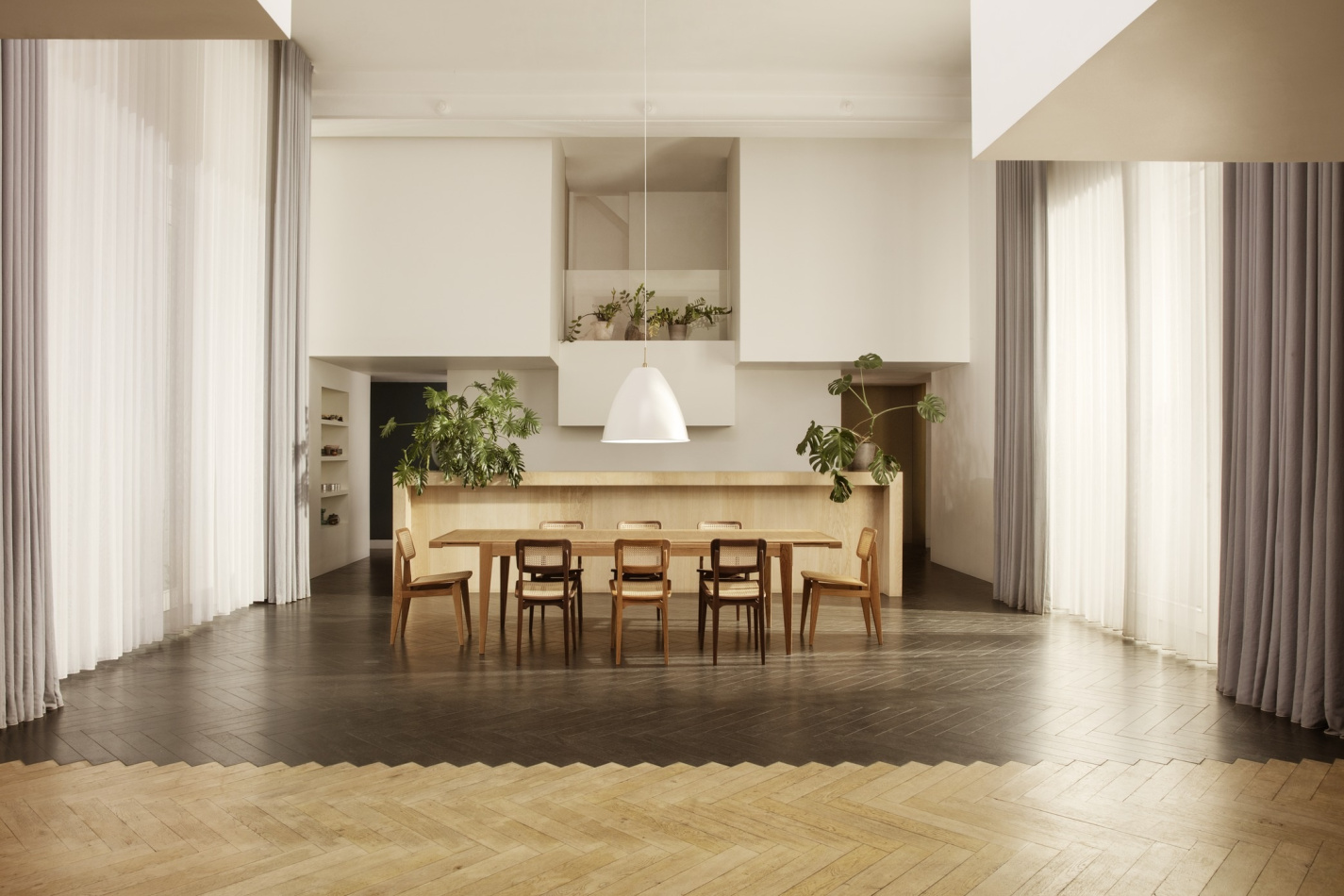 Gravity Table Lamp Mategot Trolley C Chair Dining Chair S Table extendable BL9 Pendant On 02