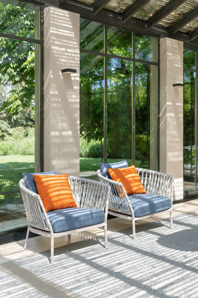 Fast Ria armchairs and Moai table Ria sofa and Mosaiko table 1